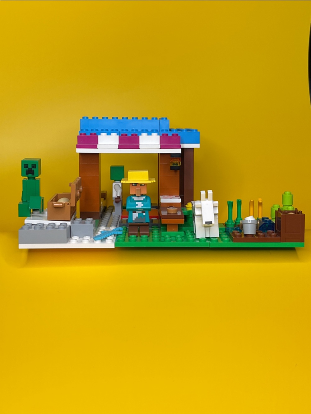 LEGO-Inspired Blue and Green Building Set Playhouse